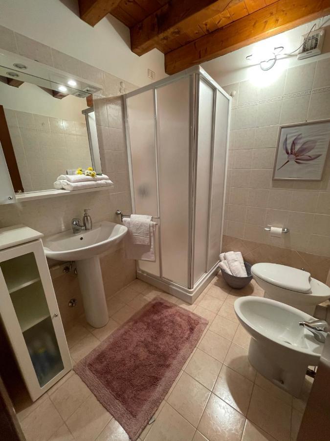 Casa Loredana - Graziosa Casa Vacanze Sul Lago Di Garda Apartman Cavalcaselle Kültér fotó