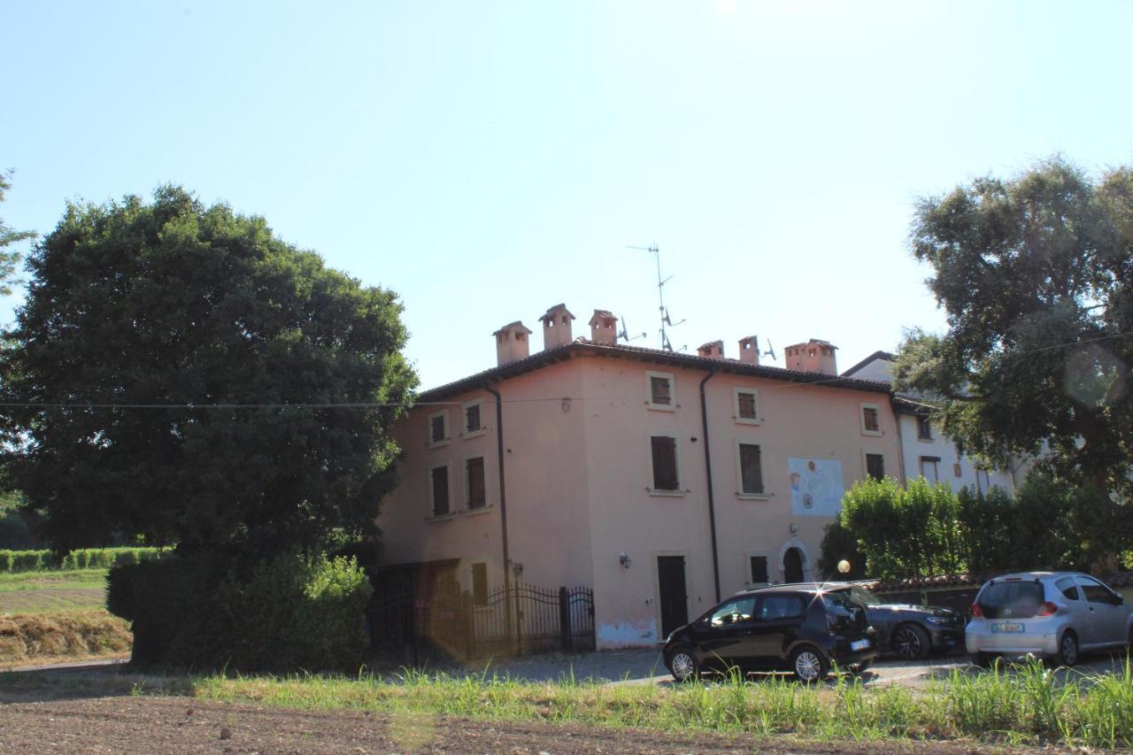 Casa Loredana - Graziosa Casa Vacanze Sul Lago Di Garda Apartman Cavalcaselle Kültér fotó