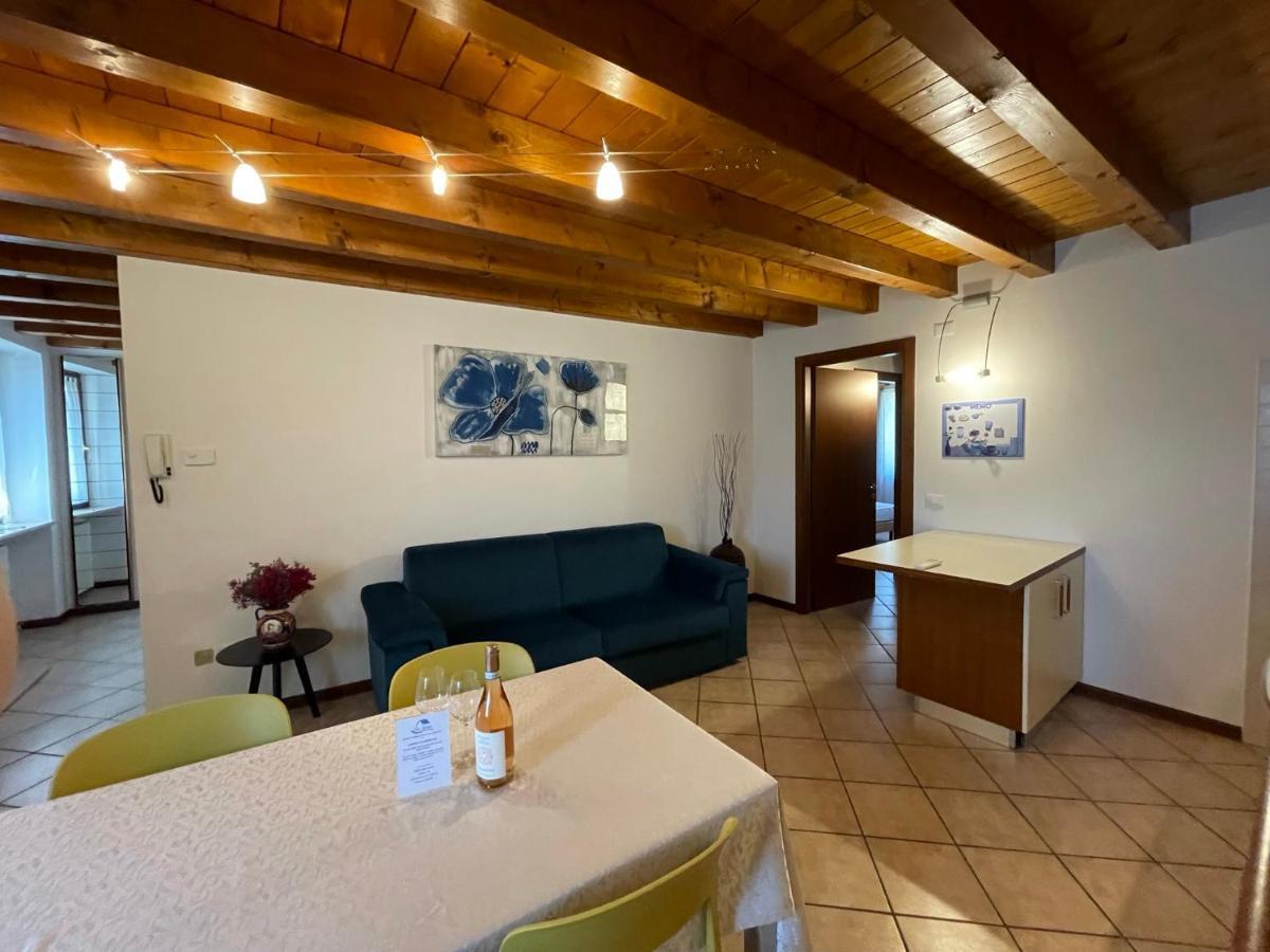 Casa Loredana - Graziosa Casa Vacanze Sul Lago Di Garda Apartman Cavalcaselle Kültér fotó
